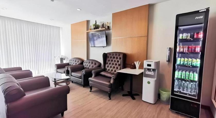 เดอะ วาย เรสซิเดนซ์ Hotel เชียงใหม่ ภายนอก รูปภาพ